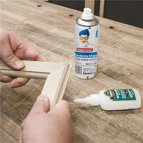 Aktivátor PRO CA, 200 ml, spray