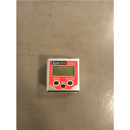 IGM Digitálny uhlomer +/- 180°, rozlíšenie na 0,1° (Tovar bol použitý)